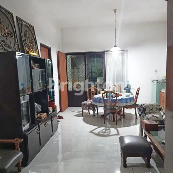 image RUMAH DI BENDUL MERISI SELATAN DEKAT MARGOREJO / JEMURSARI / AHMAD YANI (3)