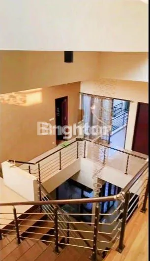 image JUAL CEPAT!! RUMAH MEWAH 3 LT LOKASI STRATEGIS DI POROS JLN AREA SUHAT  (7)