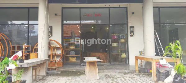 image RUKO 3 LANTAI SIAP PAKAI AREA PERTOKOAN DI SEMINYAK (2)