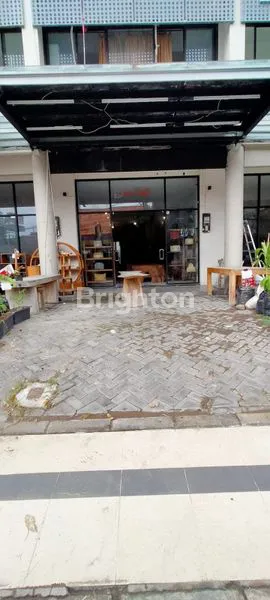 image RUKO 3 LANTAI SIAP PAKAI AREA PERTOKOAN DI SEMINYAK (5)