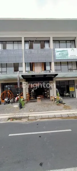 image RUKO 3 LANTAI SIAP PAKAI AREA PERTOKOAN DI SEMINYAK (6)