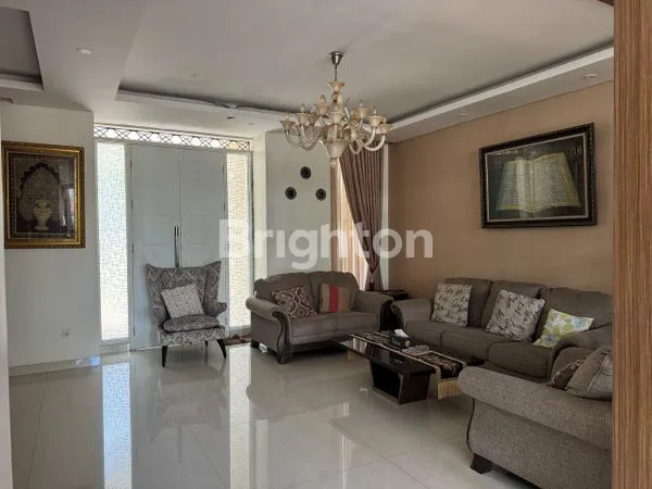 image RUMAH MEWAH FURNISH DI CITRALAND CELEBES (8)