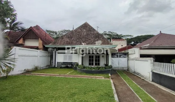 image RUMAH SEWA ANTIK MODEL KOLONIAL BELANDA DI AREA GUNUNG GUNUNG KOTA MALANG (1)