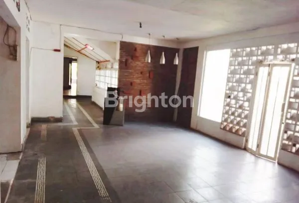 image RUMAH SEWA ANTIK MODEL KOLONIAL BELANDA DI AREA GUNUNG GUNUNG KOTA MALANG (3)