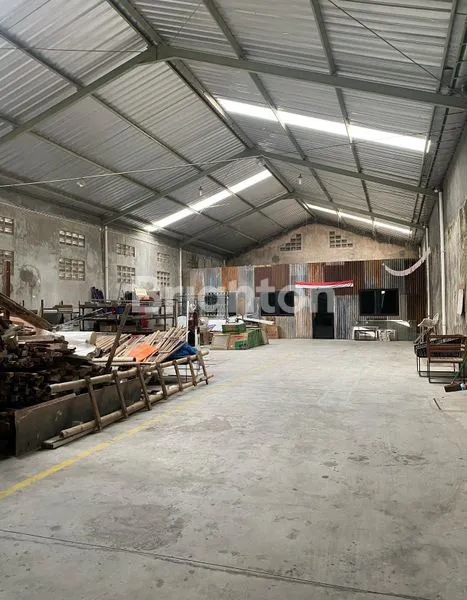 image GUDANG DAN KANTOR DI KARTASURA!! KONDISI SIAP PAKAI!! COCOK UTK KANTOR!! LOKASI STRATEGIS (2)
