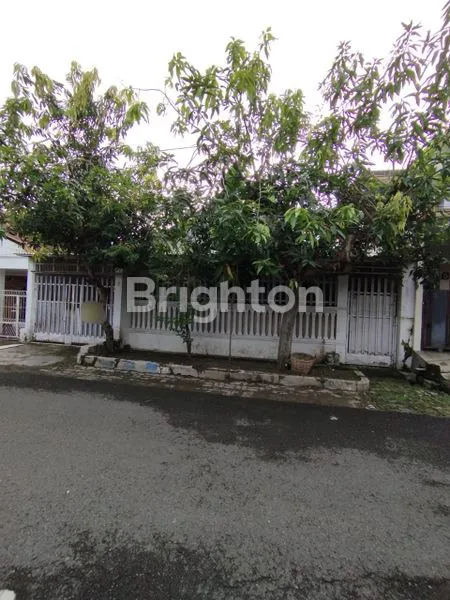 image RUMAH STRATEGIS DI PUSAT KOTA MADIUN – 3+1 KAMAR, SHM, HARGA NEGO! (2)