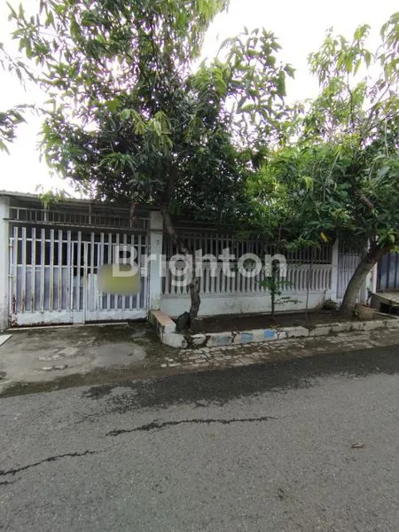 image RUMAH STRATEGIS DI PUSAT KOTA MADIUN – 3+1 KAMAR, SHM, HARGA NEGO! (1)