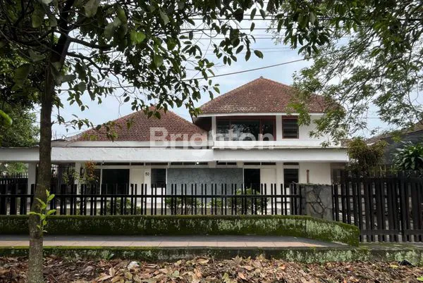 RUMAH STRATEGIS PINGGIR JALAN RAYA