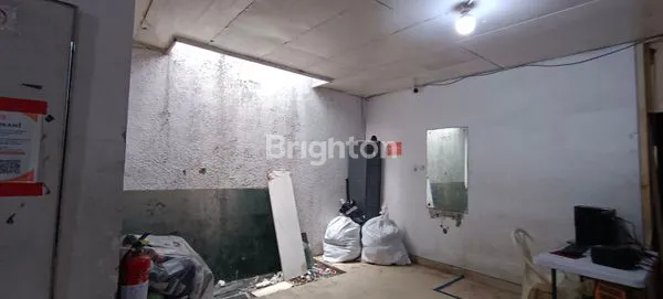 image RUMAH TUA BESAR JL KRAMAT 4 SENEN, HITUNG TANAH SAJA (5)