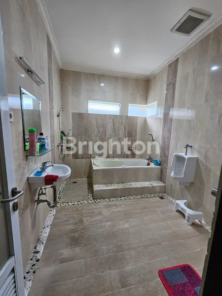 image DIJUAL RUMAH MEWAH DAN CANTIK DI CITRA GRAND CIBUBUR – DEKAT DANAU! (6)