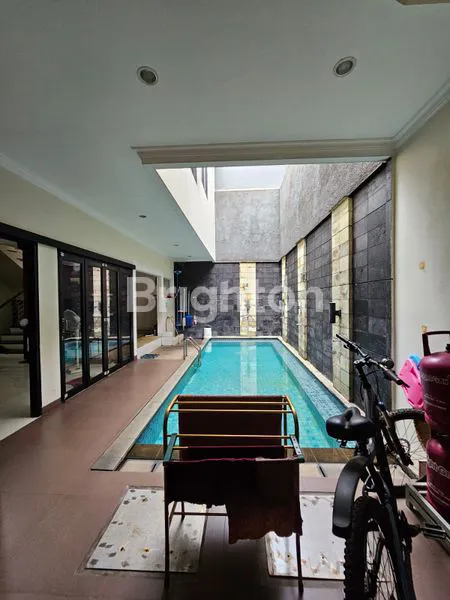 image DIJUAL RUMAH MEWAH DAN CANTIK DI CITRA GRAND CIBUBUR – DEKAT DANAU! (7)