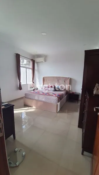 image RUMAH 31/2 LANTAI STRATEGIS DAERAH GROGOL JAKARTA BARAT (1)