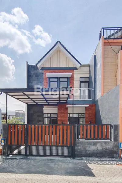 image RUMAH BARU GRESS 2 LANTAI SIAP HUNI 5 MENIT KE SOEHAT MALANG (1)