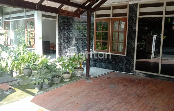 image RUMAH 2 LANTAI ASRI DI RUNGKUT, LOKASI STRATEGIS (4)