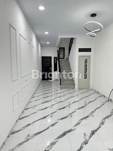 image RUMAH MODERN MINIMALIS 3 LANTAI DI TANJUNG DUREN UTARA (4)