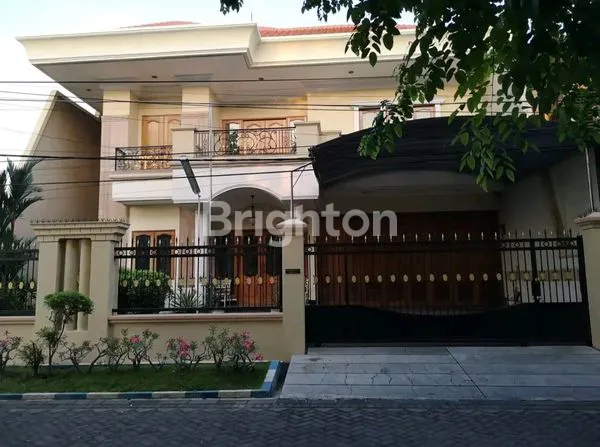 image RUMAH PREMIUM 2 LANTAI SURABAYA TIMUR LOKASI STRATEGIS SANGAT TERAWAT DAN SIAP HUNI (1)