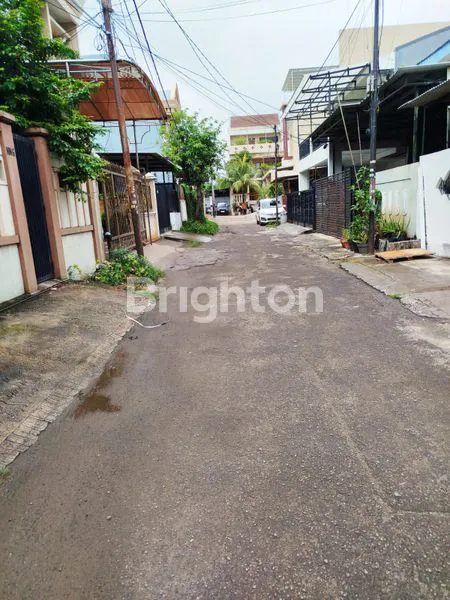 image RUMAH 2 LANTAI DI JELAMBAR JAKARTA BARAT (2)