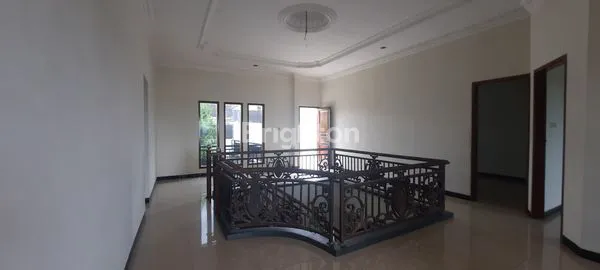 image RUMAH MEGAH 2 LANTAI SIAP PAKAI DI CANDISARI. MINIMAL SEWA 2 TAHUN (6)
