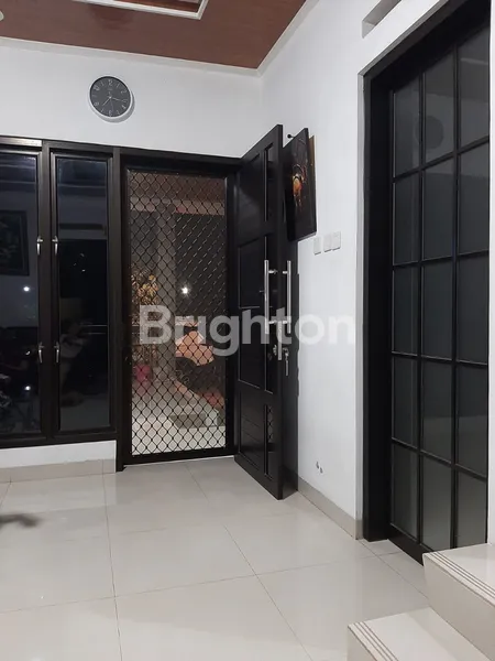 image RUMAH 2 LANTAI WITH BALCONY DI TIMUR JAKARTA (2)