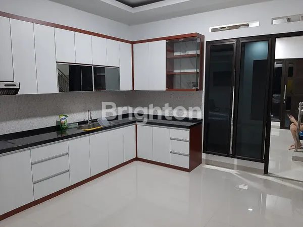 image RUMAH 2 LANTAI WITH BALCONY DI TIMUR JAKARTA (6)