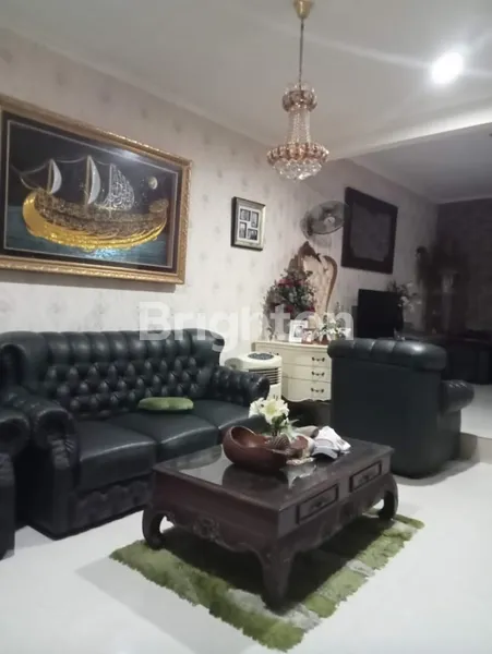 image RUMAH MODERN 2 LANTAI DALAM CLUSTER DI TIMUR JAKARTA (3)