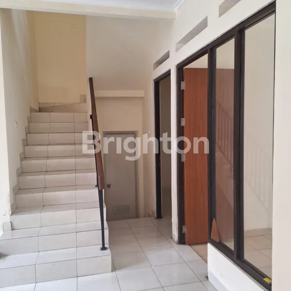 image RUMAH MODERN 2 LANTAI DI TIMUR JAKARTA  (3)