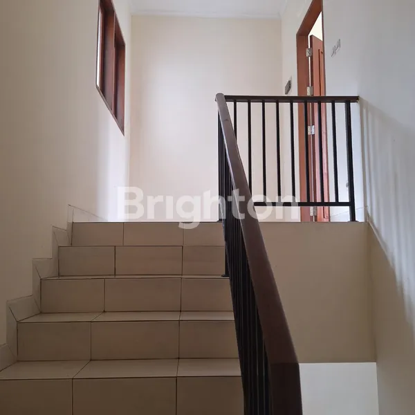 image RUMAH MODERN 2 LANTAI DI TIMUR JAKARTA  (5)