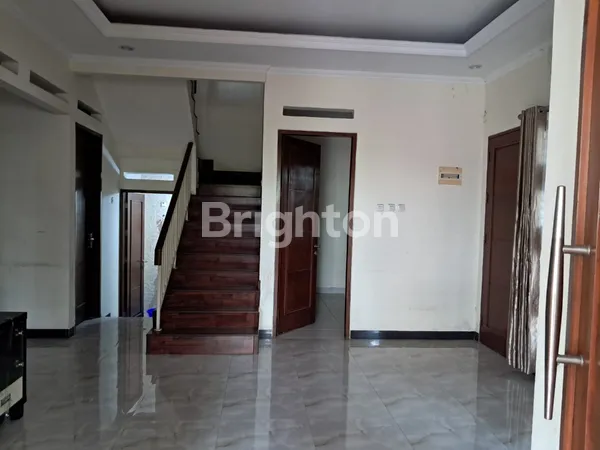 image RUMAH 3 LANTAI DENGAN BALCONY DI TIMUR JAKARTA  (3)
