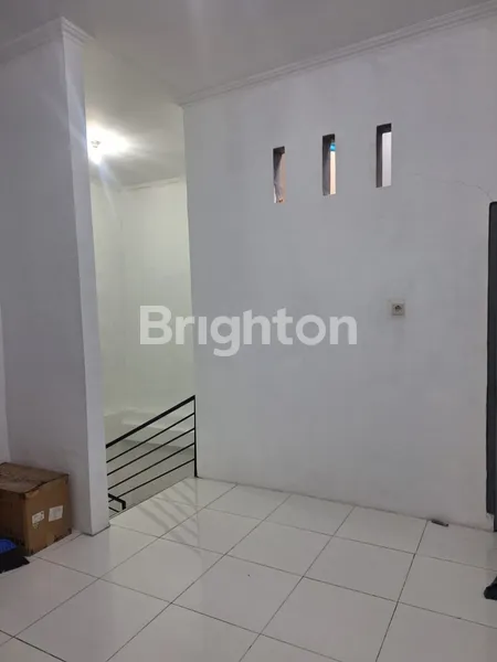 image RUMAH 2 LANTAI MODEL MINIMALIS PERUM JATIMULYA BEKASI TIMUR (8)