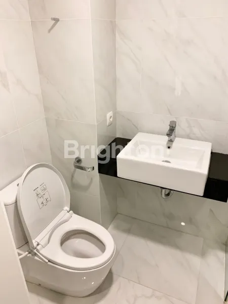 image SIAP HUNI APARTEMEN STUDIO THE VERTU CIPUTRA WORLD 500 JUTAAN (6)