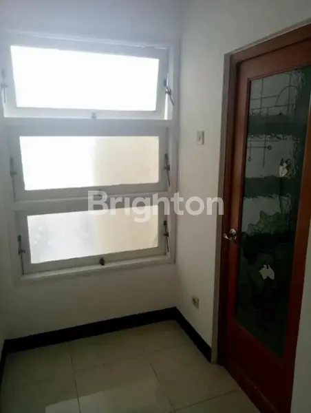 image RUMAH 2 LANTAI MINIMALIS DI SENTRA POINT DEKAT UPN RUNGKUT (8)