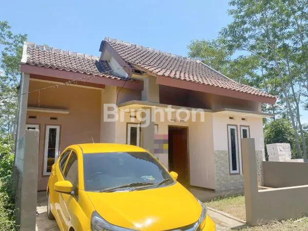 RUMAH MODERN MINIMALIS BAGUS SIAP HUNI JUAL CEPAT DI PAKISAJI KOTA MALANG