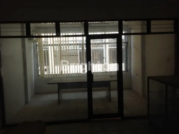 image *RUKO PUSAT KOTA JL TUNJUNGAN ( SECOND ROAD )* STRATEGIS - LAHAN PARKIR ENAK - COCOK UNTUK KANTOR - GUDANG -  (2)