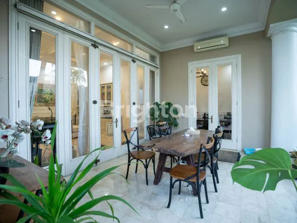 image RUMAH ELEGANT FULLY FURNISHED DI KEMANG, JAKARTA SELATAN (3)
