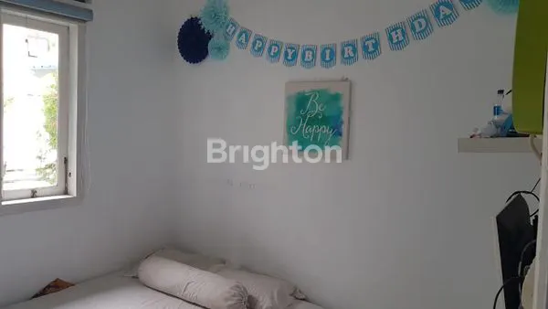 image RUMAH CANTIK"BLUE HOUSE" PERUM JAMBON -AKSES MASUK LANGSUNG DR JALAN PROPINSI-ROW JALAN 2 MOBIL-25MENIT SBY TOL-DEKAT ALFAMART,INDOMARET,BNI,BRI,KANTOR POS,TERMINAL-SECURITY 24 JAM-KLOSET DUDUK & JONGKOK-FULL GRANIT-DAPUR-RUANG CUCI-CARPORT 1 MO (5)