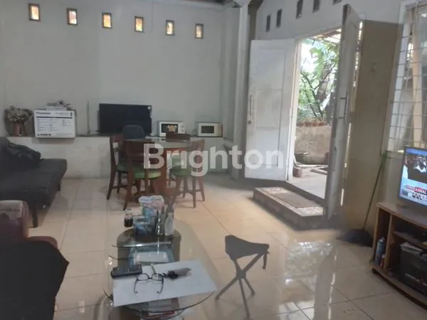 image RUMAH TOKO STRATEGIS COCOK UNTUK BISNIS DI LIMUS PRATAMA REGENCY DEKAT KOTA WISATA CIBUBUR CILEUNGSI BOGOR (5)