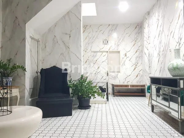 INVESTASI BAGUS. RUMAH KOST  KEBON KACANG . PREMIUM LOCATION.  SELALU FULL