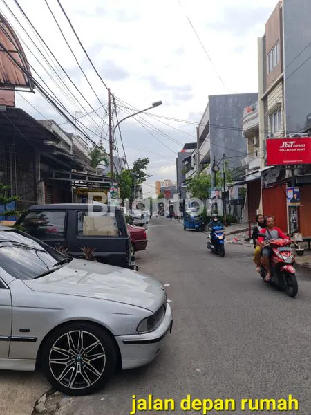 image RUMAH 3 LANTAI PADEMANGAN JAKUT (1)