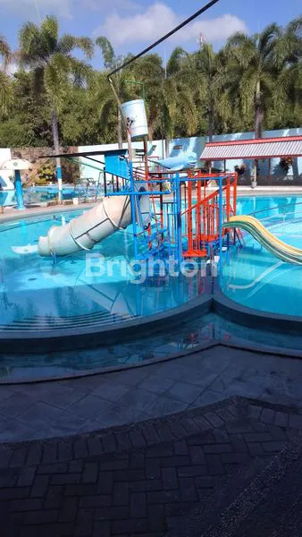 image TEMPAT USAHA KOLAM RENANG MADIUN (3)