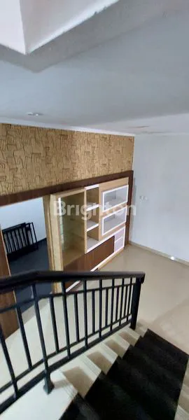 image RUMAH CLUSTER 2 LANTAI SIAP PAKAI DI RIAU PEMUDA (5)