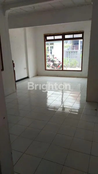 image RUMAH HOEK 2 LANTAI DI PERUMAHAN PAMULANG (5)