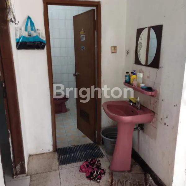 image RUMAH HOEK 2 LANTAI DI PERUMAHAN PAMULANG (7)