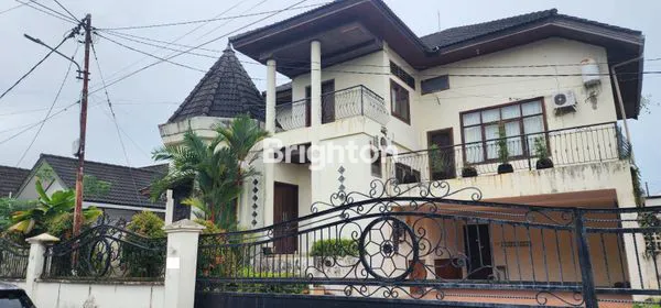 image RUMAH MEWAH DUA LANTAI PERUMAHAN PUPUK (1)