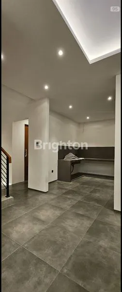 image RUMAH BRAND NEW 3.5 LANTAI SUNTER DIJUAL (3)