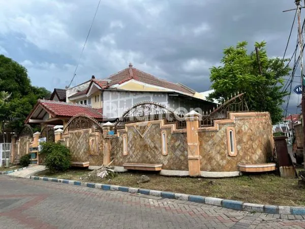 image RUMAH POSISI HOOK DI PANTAI MENTARI (1)
