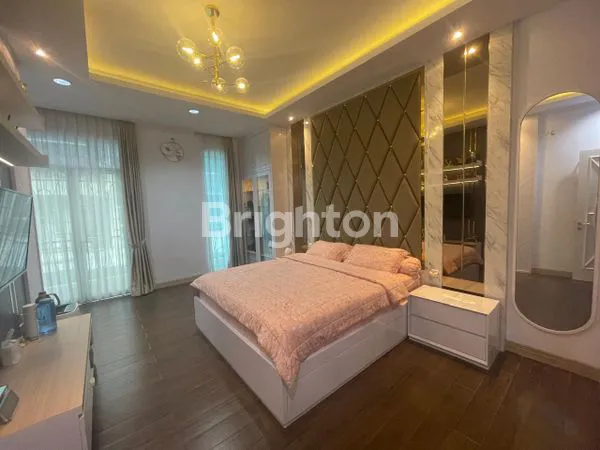 image RUMAH JELAMBAR MADYA TIMUR, RAPI DAN BAGUS, 3½ LANTAI, GROGOL, JAKARTA BARAT (7)