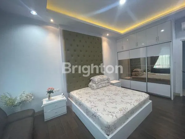 image RUMAH JELAMBAR MADYA TIMUR, RAPI DAN BAGUS, 3½ LANTAI, GROGOL, JAKARTA BARAT (6)