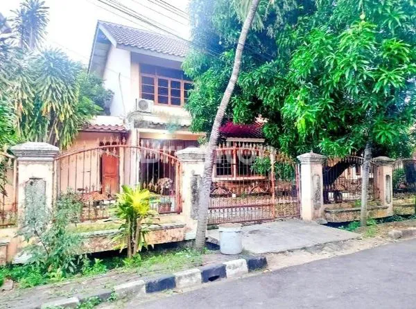 image JUAL RUMAH UNIK 2 LANTAI (2)