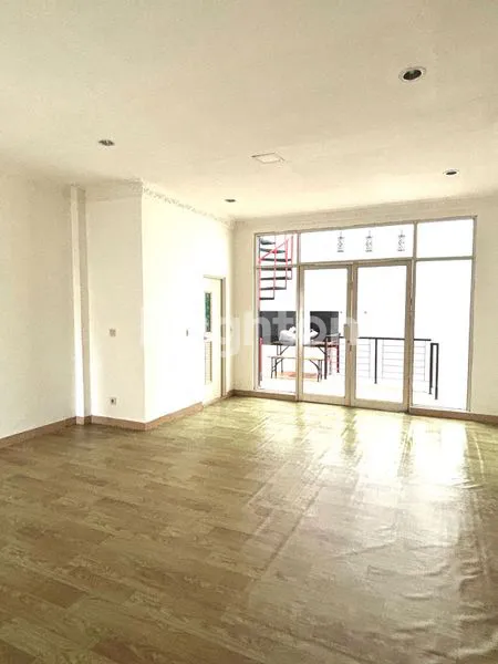 image RUKO 2,5 LANTAI SIAP HUNI DI SUTERA NIAGA 3 ALAM SUTERA TANGERANG (4)