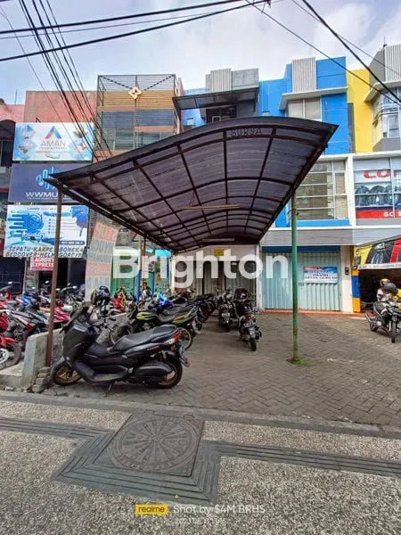 image RUKO 3 LANTAI SIAP PAKAI DI POROS JALAN RAYA LANGSEP (1)